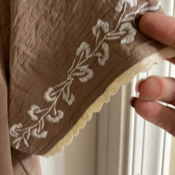 nWOT embroidered boho shirt - Picture 3 of 4
